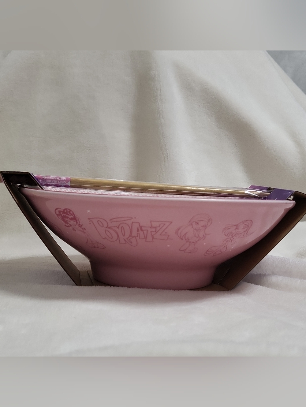 Bratz Pink White Ceramic Noodle Bowl Cartoons Theme Includes Chopsticks 30 oz